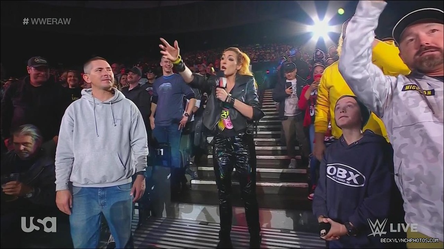 WWE_Monday_Night_Raw_2022_11_28_720p_HDTV_x264-NWCHD_mp4_000587954.jpg