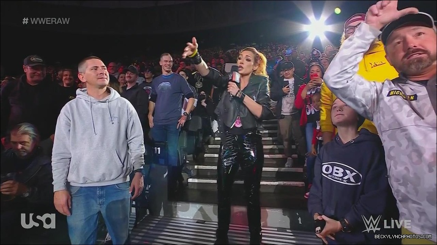WWE_Monday_Night_Raw_2022_11_28_720p_HDTV_x264-NWCHD_mp4_000588354.jpg