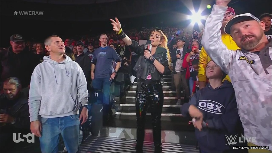 WWE_Monday_Night_Raw_2022_11_28_720p_HDTV_x264-NWCHD_mp4_000588754.jpg