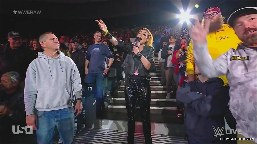 WWE_Monday_Night_Raw_2022_11_28_720p_HDTV_x264-NWCHD_mp4_000589155.jpg