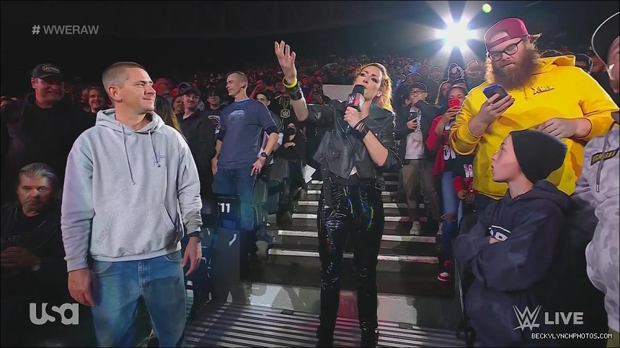 WWE_Monday_Night_Raw_2022_11_28_720p_HDTV_x264-NWCHD_mp4_000590756.jpg