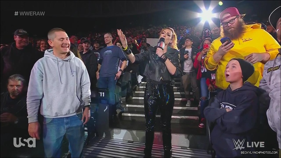 WWE_Monday_Night_Raw_2022_11_28_720p_HDTV_x264-NWCHD_mp4_000591157.jpg