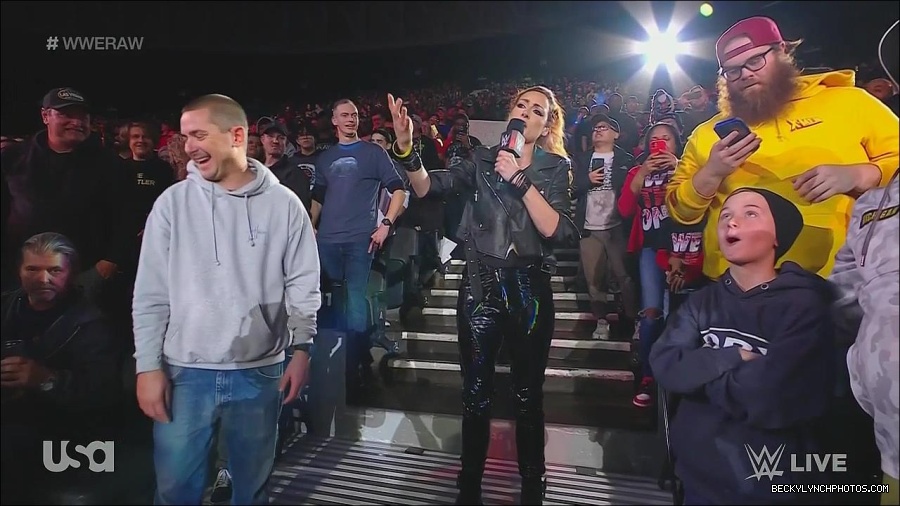 WWE_Monday_Night_Raw_2022_11_28_720p_HDTV_x264-NWCHD_mp4_000591557.jpg
