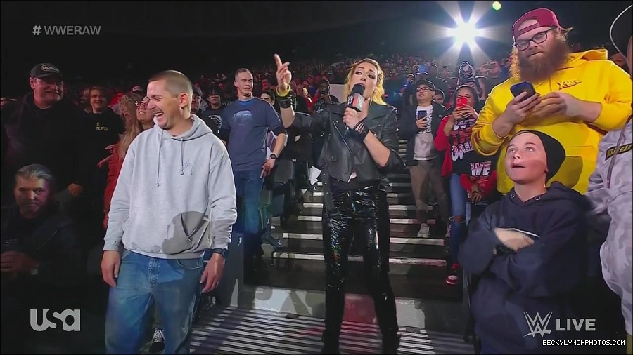 WWE_Monday_Night_Raw_2022_11_28_720p_HDTV_x264-NWCHD_mp4_000591958.jpg