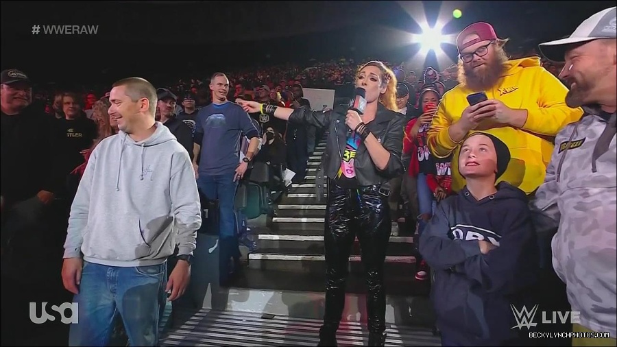 WWE_Monday_Night_Raw_2022_11_28_720p_HDTV_x264-NWCHD_mp4_000593159.jpg