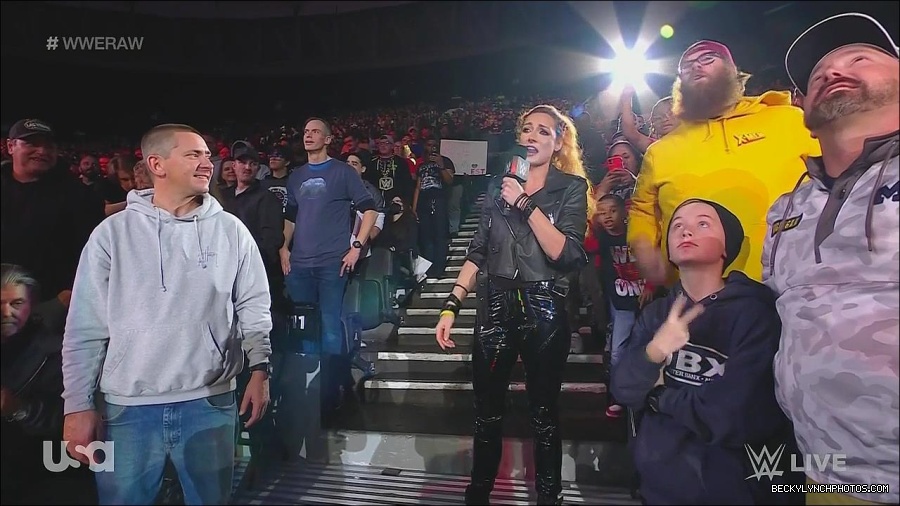 WWE_Monday_Night_Raw_2022_11_28_720p_HDTV_x264-NWCHD_mp4_000596362.jpg