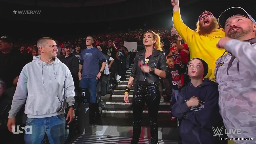 WWE_Monday_Night_Raw_2022_11_28_720p_HDTV_x264-NWCHD_mp4_000597563.jpg