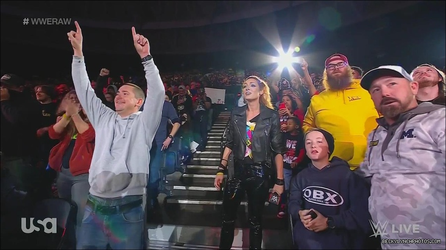 WWE_Monday_Night_Raw_2022_11_28_720p_HDTV_x264-NWCHD_mp4_000602768.jpg