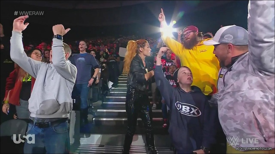 WWE_Monday_Night_Raw_2022_11_28_720p_HDTV_x264-NWCHD_mp4_000609175.jpg