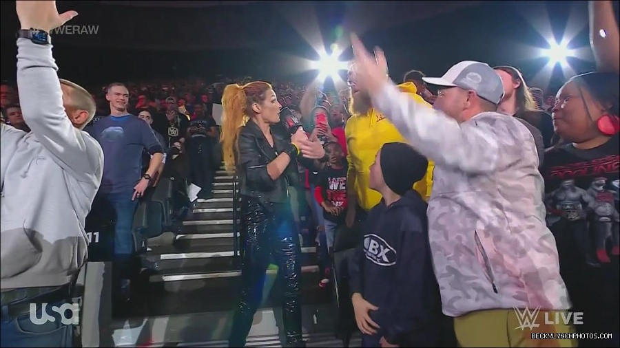 WWE_Monday_Night_Raw_2022_11_28_720p_HDTV_x264-NWCHD_mp4_000610376.jpg