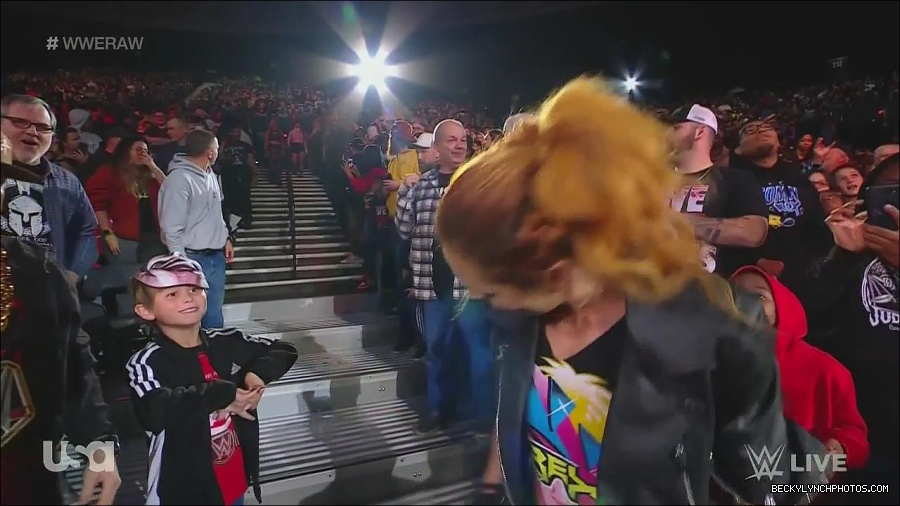 WWE_Monday_Night_Raw_2022_11_28_720p_HDTV_x264-NWCHD_mp4_000623990.jpg