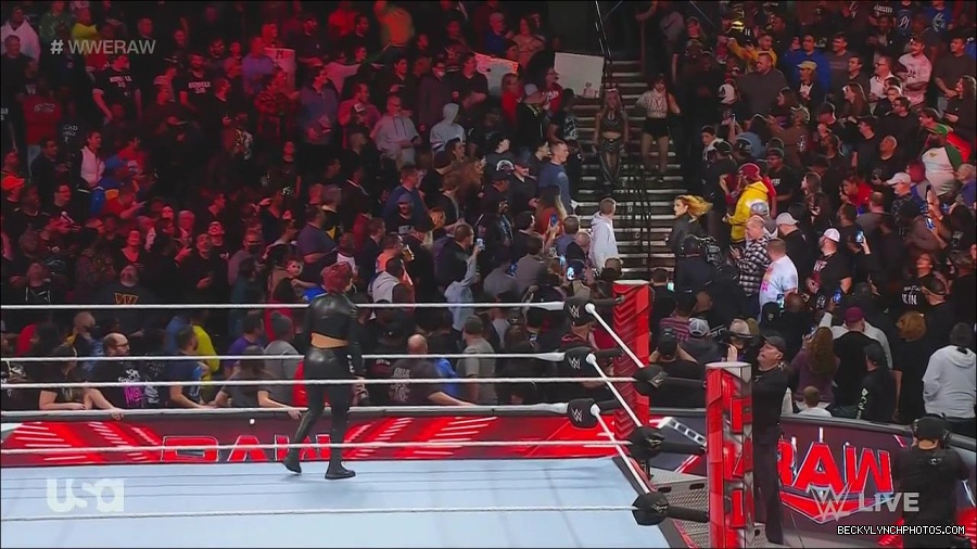 WWE_Monday_Night_Raw_2022_11_28_720p_HDTV_x264-NWCHD_mp4_000627593.jpg
