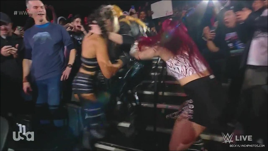 WWE_Monday_Night_Raw_2022_11_28_720p_HDTV_x264-NWCHD_mp4_000633599.jpg