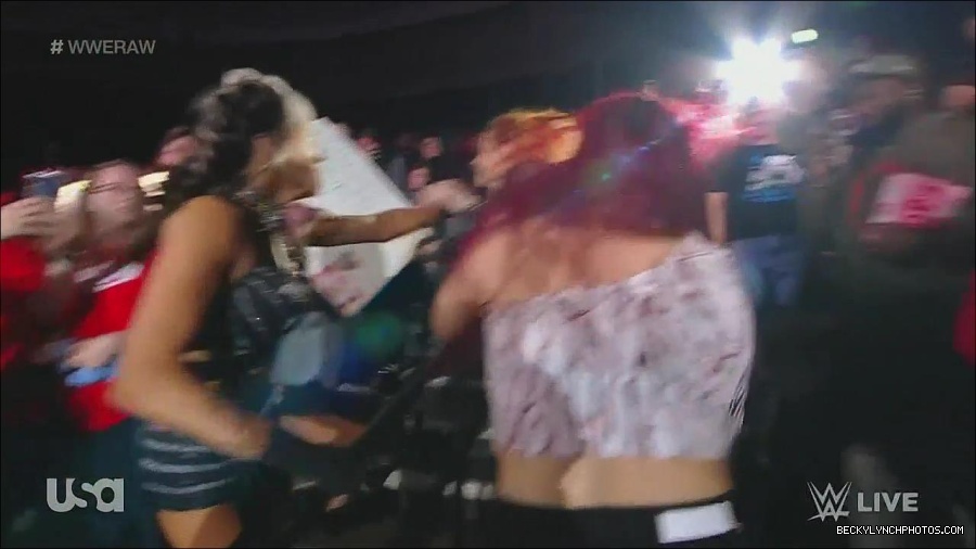 WWE_Monday_Night_Raw_2022_11_28_720p_HDTV_x264-NWCHD_mp4_000637603.jpg