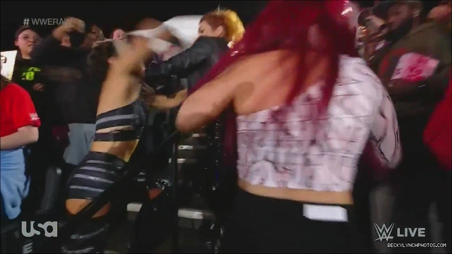 WWE_Monday_Night_Raw_2022_11_28_720p_HDTV_x264-NWCHD_mp4_000638004.jpg