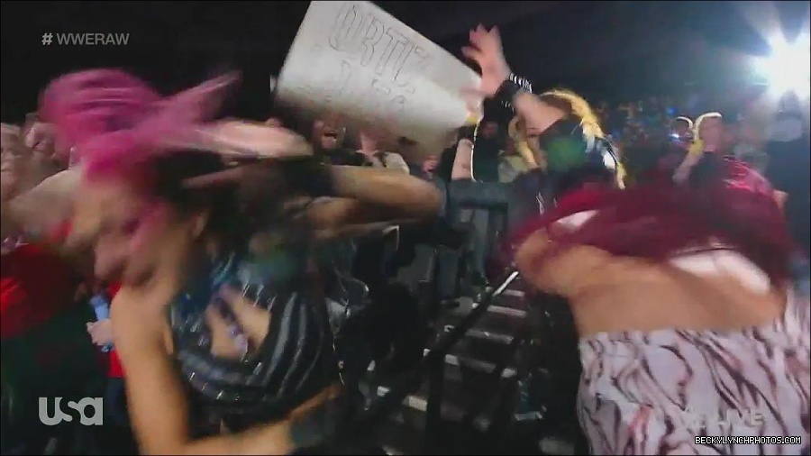 WWE_Monday_Night_Raw_2022_11_28_720p_HDTV_x264-NWCHD_mp4_000638804.jpg