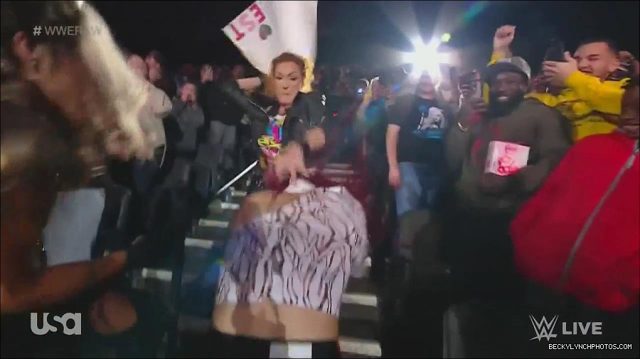 WWE_Monday_Night_Raw_2022_11_28_720p_HDTV_x264-NWCHD_mp4_000639605.jpg