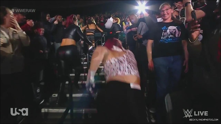 WWE_Monday_Night_Raw_2022_11_28_720p_HDTV_x264-NWCHD_mp4_000644410.jpg