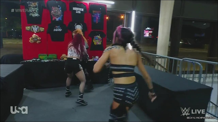 WWE_Monday_Night_Raw_2022_11_28_720p_HDTV_x264-NWCHD_mp4_000686452.jpg