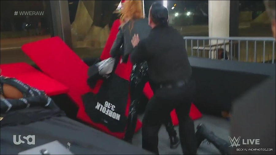 WWE_Monday_Night_Raw_2022_11_28_720p_HDTV_x264-NWCHD_mp4_000721287.jpg
