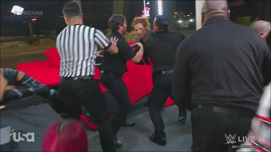 WWE_Monday_Night_Raw_2022_11_28_720p_HDTV_x264-NWCHD_mp4_000724490.jpg