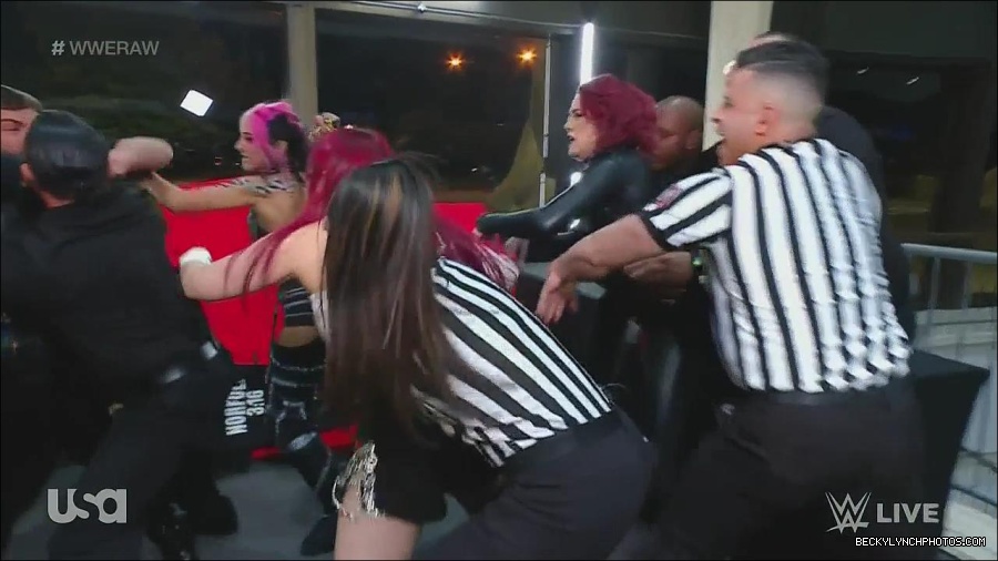 WWE_Monday_Night_Raw_2022_11_28_720p_HDTV_x264-NWCHD_mp4_000732098.jpg