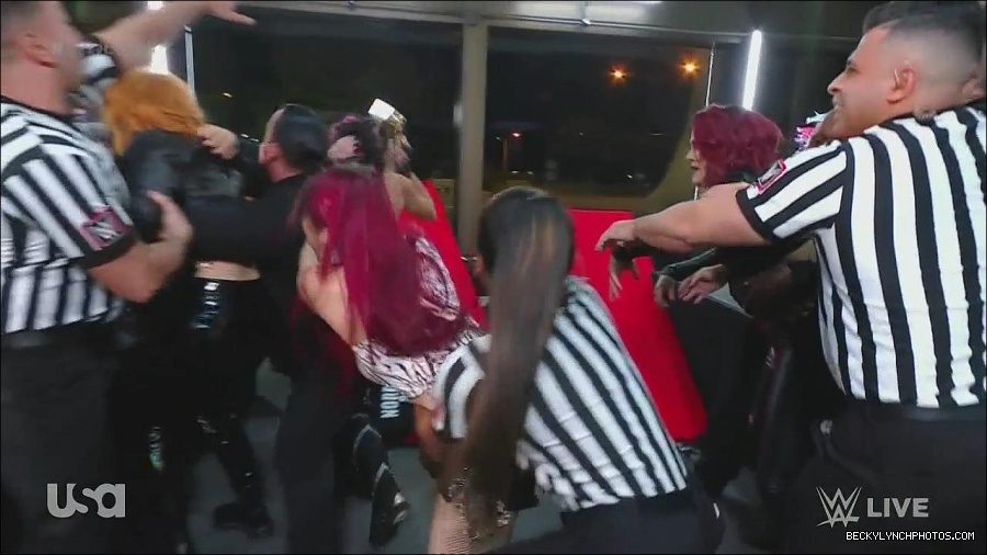 WWE_Monday_Night_Raw_2022_11_28_720p_HDTV_x264-NWCHD_mp4_000732498.jpg