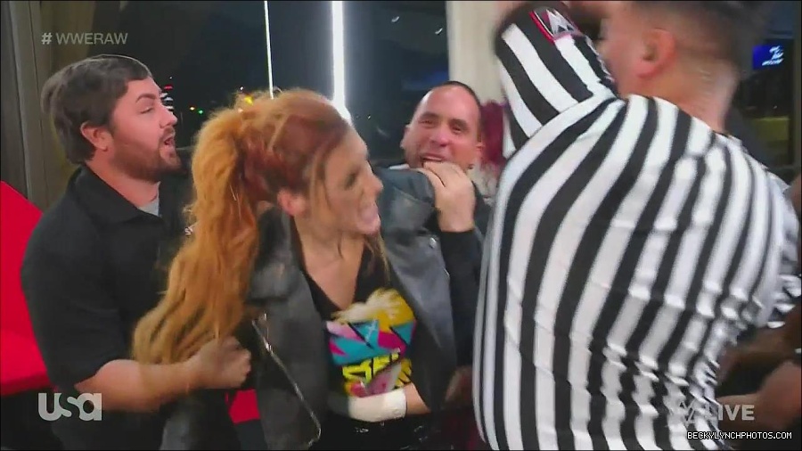 WWE_Monday_Night_Raw_2022_11_28_720p_HDTV_x264-NWCHD_mp4_000734500.jpg