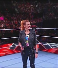 WWE_Monday_Night_Raw_2022_11_28_720p_HDTV_x264-NWCHD_mp4_000241975.jpg