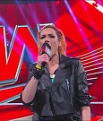 WWE_Monday_Night_Raw_2022_11_28_720p_HDTV_x264-NWCHD_mp4_000247180.jpg