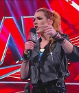 WWE_Monday_Night_Raw_2022_11_28_720p_HDTV_x264-NWCHD_mp4_000287620.jpg