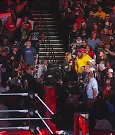 WWE_Monday_Night_Raw_2022_11_28_720p_HDTV_x264-NWCHD_mp4_000360893.jpg