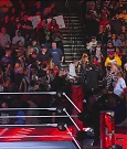 WWE_Monday_Night_Raw_2022_11_28_720p_HDTV_x264-NWCHD_mp4_000374107.jpg