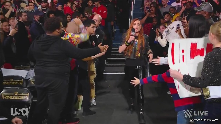 WWE_Monday_Night_Raw_2022_12_05_720p_HDTV_x264-NWCHD_mp4_001756750.jpg