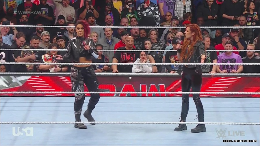 WWE_Monday_Night_Raw_2022_12_05_720p_HDTV_x264-NWCHD_mp4_001795989.jpg