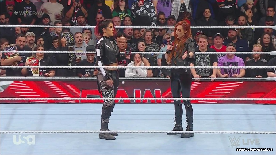 WWE_Monday_Night_Raw_2022_12_05_720p_HDTV_x264-NWCHD_mp4_001808001.jpg