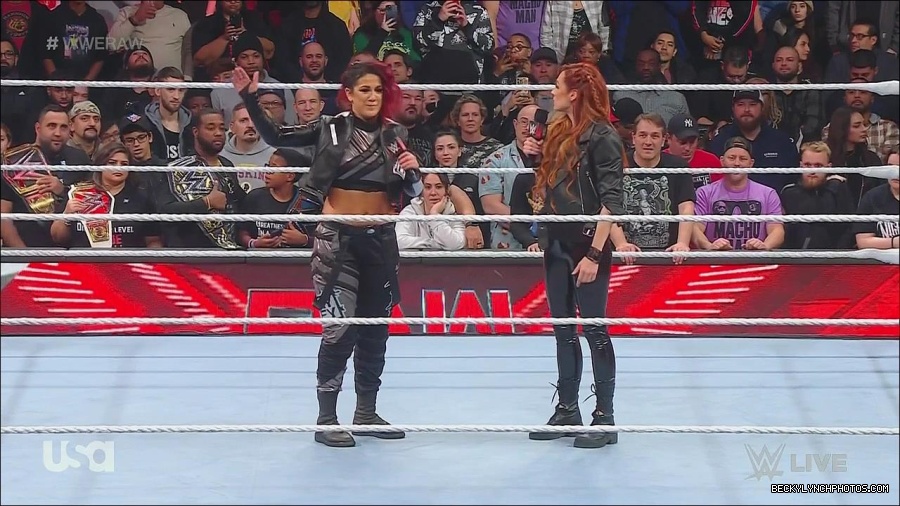 WWE_Monday_Night_Raw_2022_12_05_720p_HDTV_x264-NWCHD_mp4_001818011.jpg