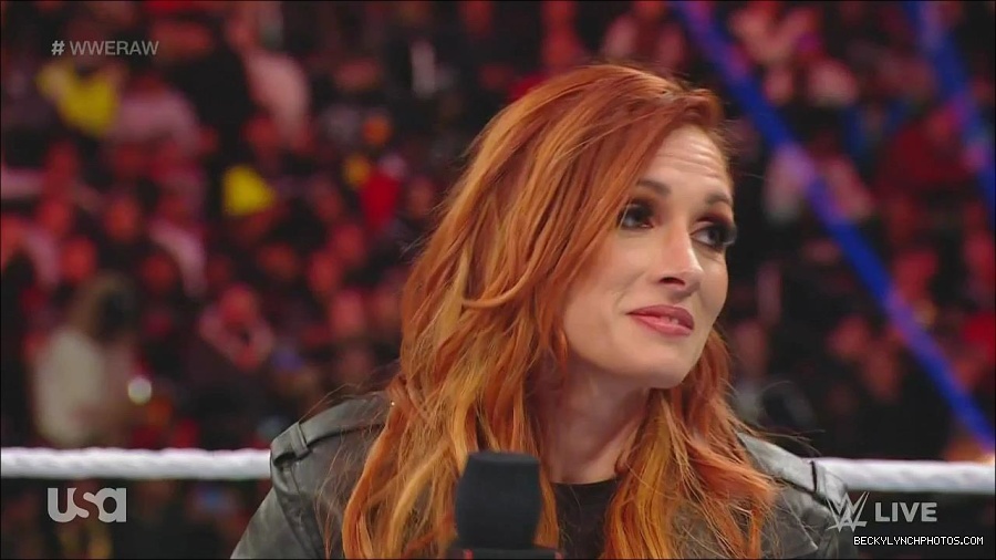 WWE_Monday_Night_Raw_2022_12_05_720p_HDTV_x264-NWCHD_mp4_001861255.jpg