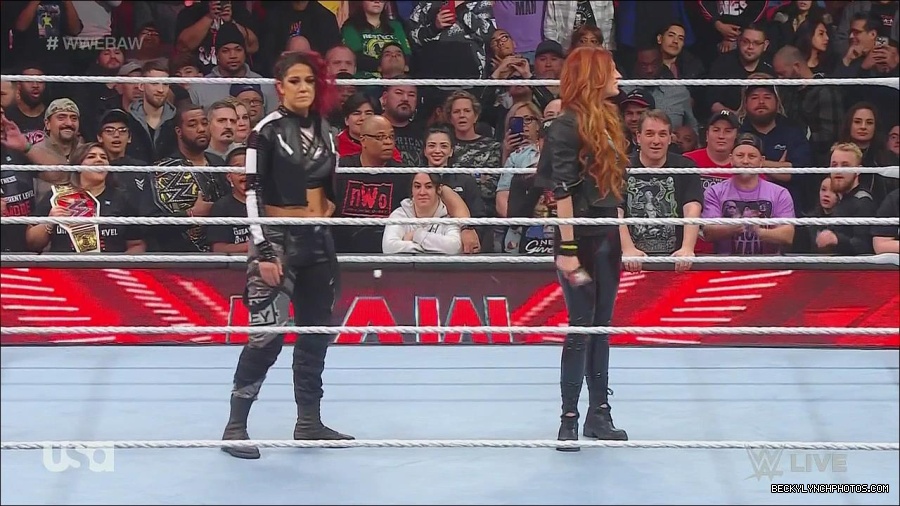 WWE_Monday_Night_Raw_2022_12_05_720p_HDTV_x264-NWCHD_mp4_001862856.jpg