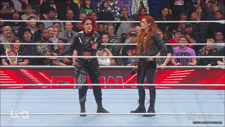 WWE_Monday_Night_Raw_2022_12_05_720p_HDTV_x264-NWCHD_mp4_001918111.jpg