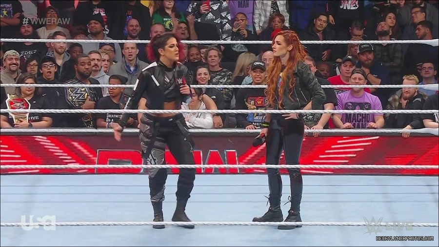 WWE_Monday_Night_Raw_2022_12_05_720p_HDTV_x264-NWCHD_mp4_001918912.jpg