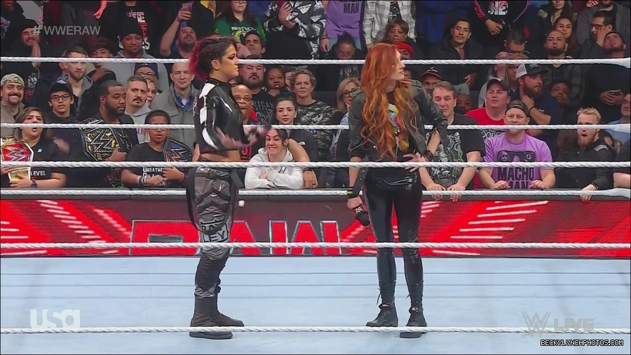 WWE_Monday_Night_Raw_2022_12_05_720p_HDTV_x264-NWCHD_mp4_001926119.jpg