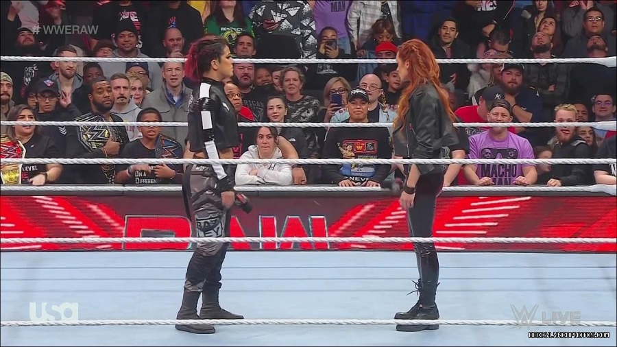 WWE_Monday_Night_Raw_2022_12_05_720p_HDTV_x264-NWCHD_mp4_001937331.jpg