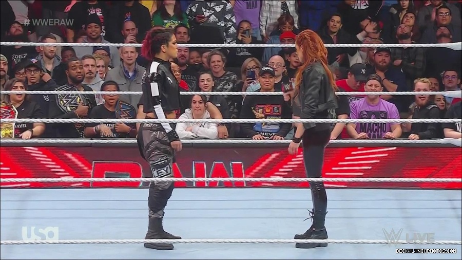 WWE_Monday_Night_Raw_2022_12_05_720p_HDTV_x264-NWCHD_mp4_001937731.jpg