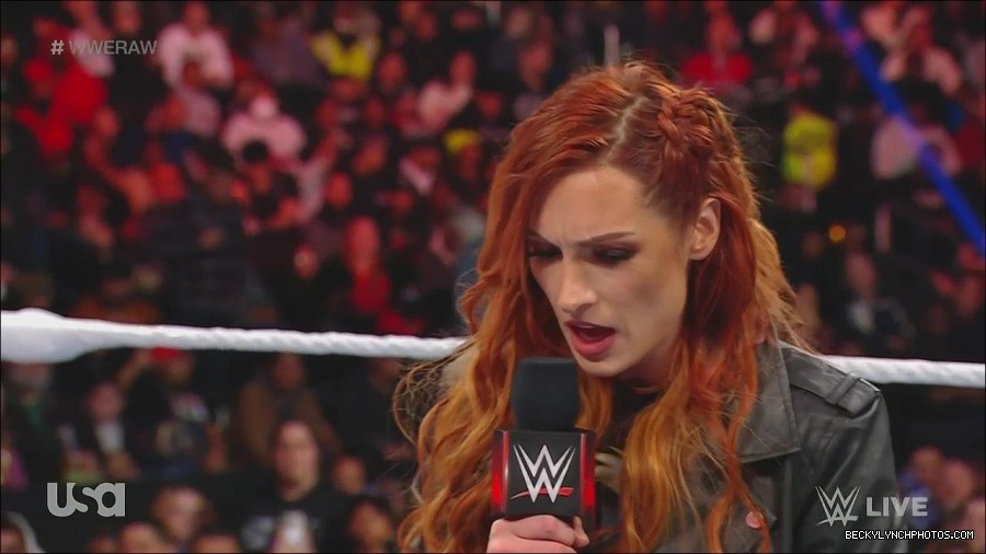 WWE_Monday_Night_Raw_2022_12_05_720p_HDTV_x264-NWCHD_mp4_001942936.jpg