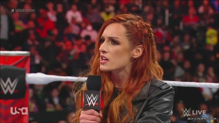 WWE_Monday_Night_Raw_2022_12_05_720p_HDTV_x264-NWCHD_mp4_001943737.jpg