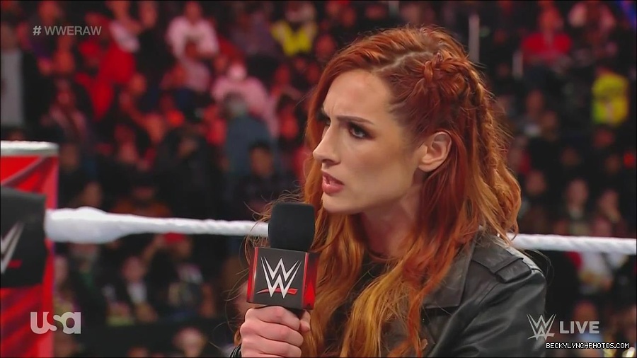 WWE_Monday_Night_Raw_2022_12_05_720p_HDTV_x264-NWCHD_mp4_001944938.jpg