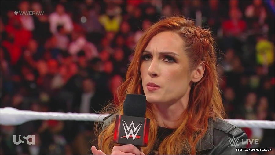 WWE_Monday_Night_Raw_2022_12_05_720p_HDTV_x264-NWCHD_mp4_001950944.jpg