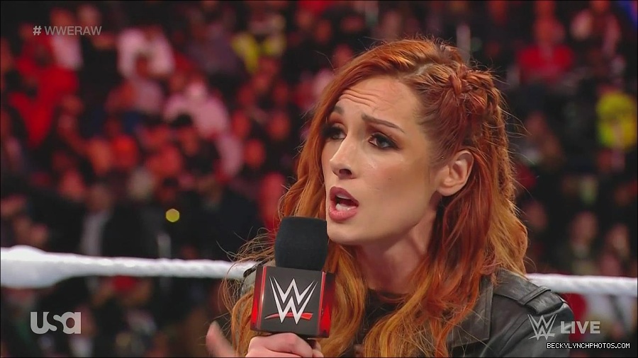 WWE_Monday_Night_Raw_2022_12_05_720p_HDTV_x264-NWCHD_mp4_001952946.jpg