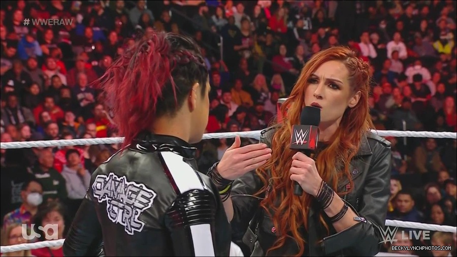 WWE_Monday_Night_Raw_2022_12_05_720p_HDTV_x264-NWCHD_mp4_001967361.jpg